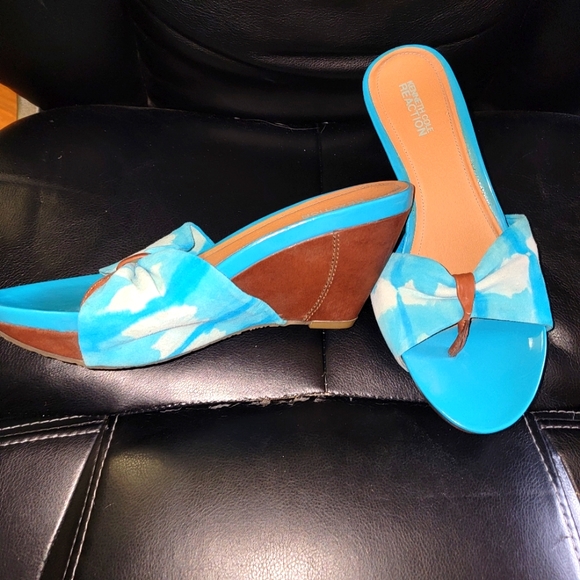 Misses sz 8.5 Kenneth Cole Reaction Aqua Wedge sandals - Picture 2 of 4